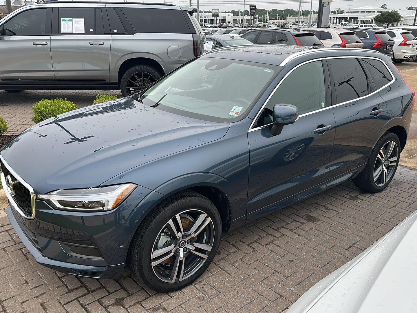 2019 Volvo XC60 T6 Momentum AWD's photo