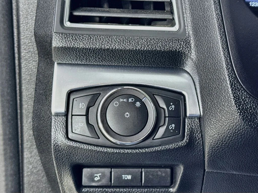 Used 2019 Black Metallic Ford Limited image 12