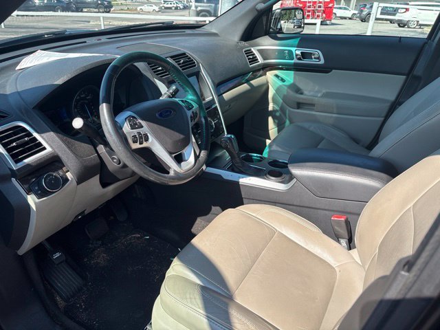 Used 2013 Black Ford Limited image 8