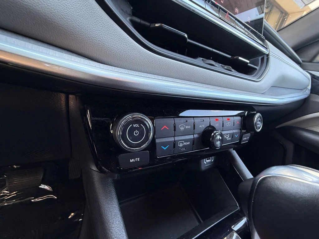 Used 2025 Black Jeep Limited image 23