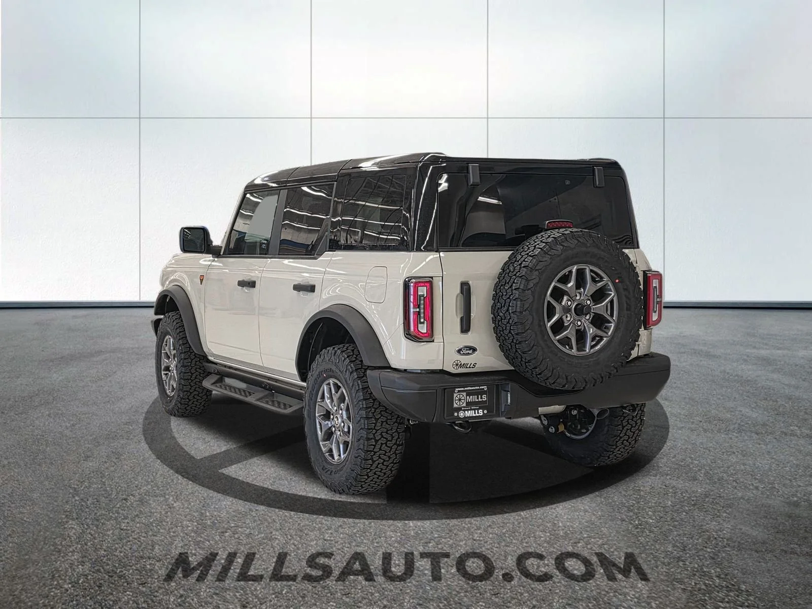 New 2025 Desert Sand Ford Badlands® image 5