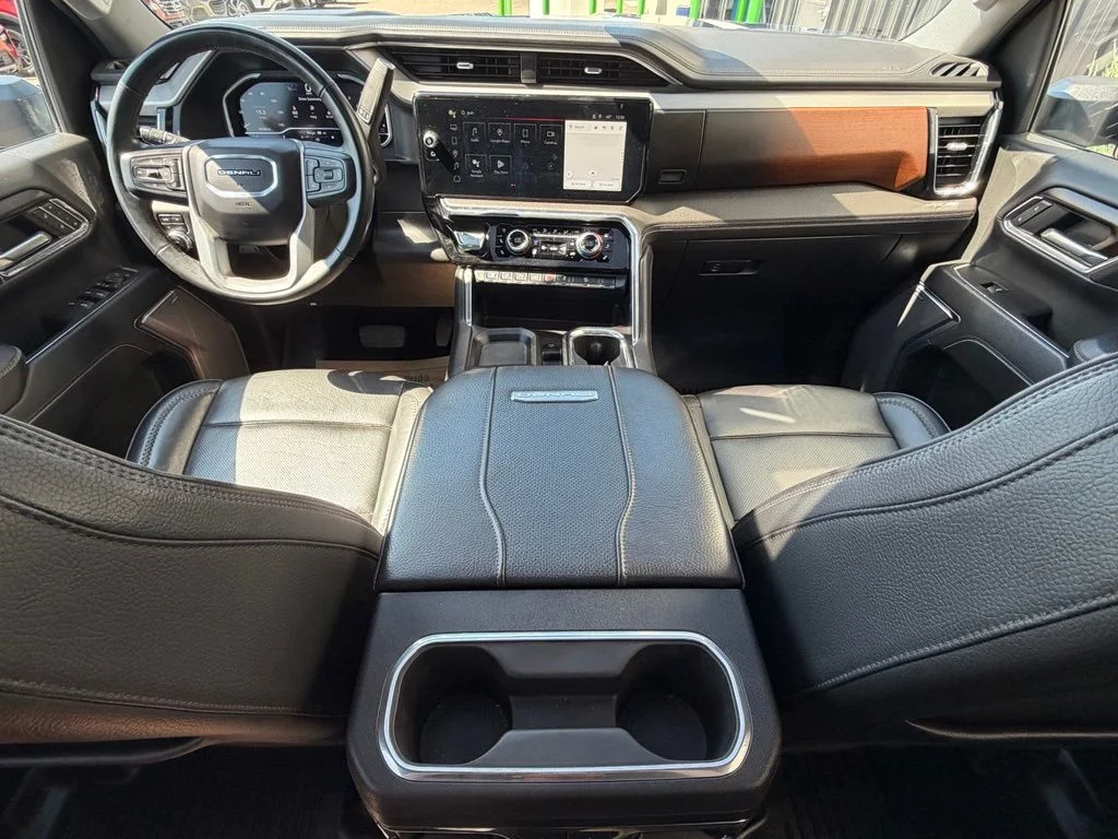 Used 2024 Blue GMC Denali image 12