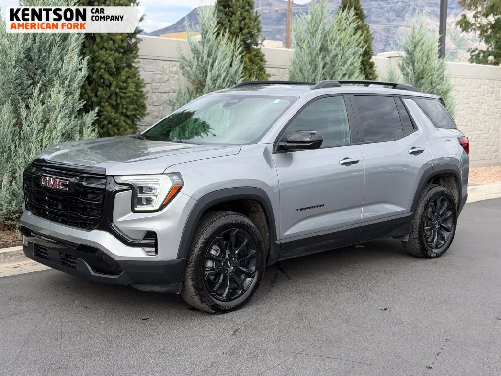 Used 2026 Silver GMC Elevation image 3