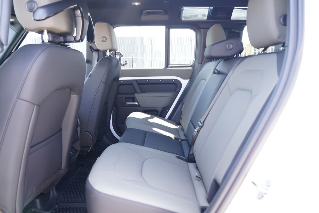 New 2026 Fuji White Land Rover S image 21