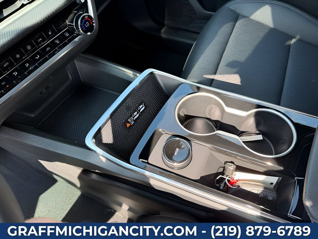 2027 Chevrolet Equinox LT - Photo 18