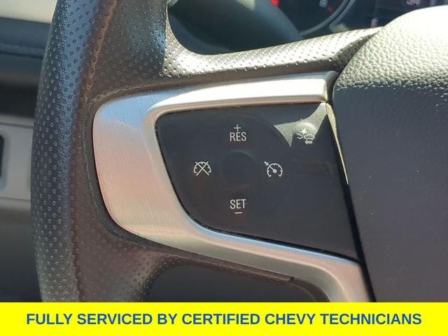 Used 2023 White GMC SLE image 29