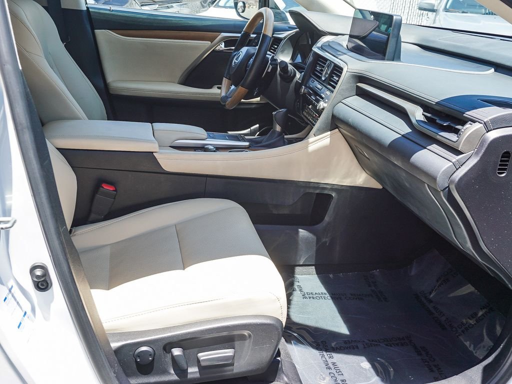 Used 2022 White Lexus 450h image 13