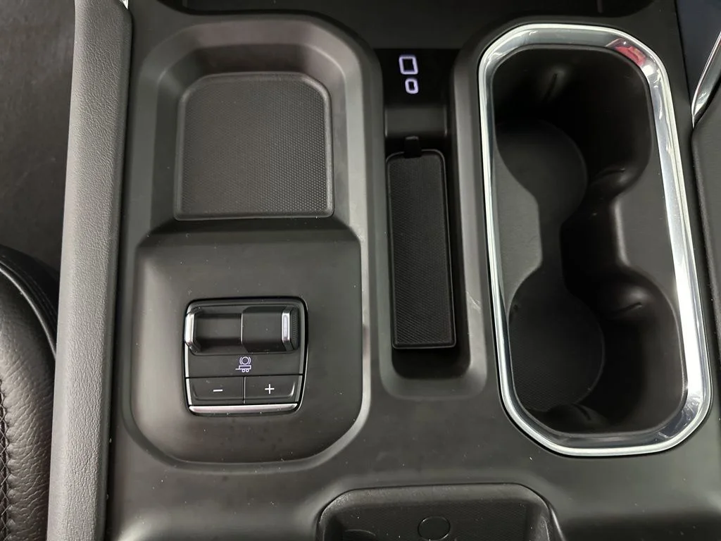 Used 2025 Black GMC Denali image 38