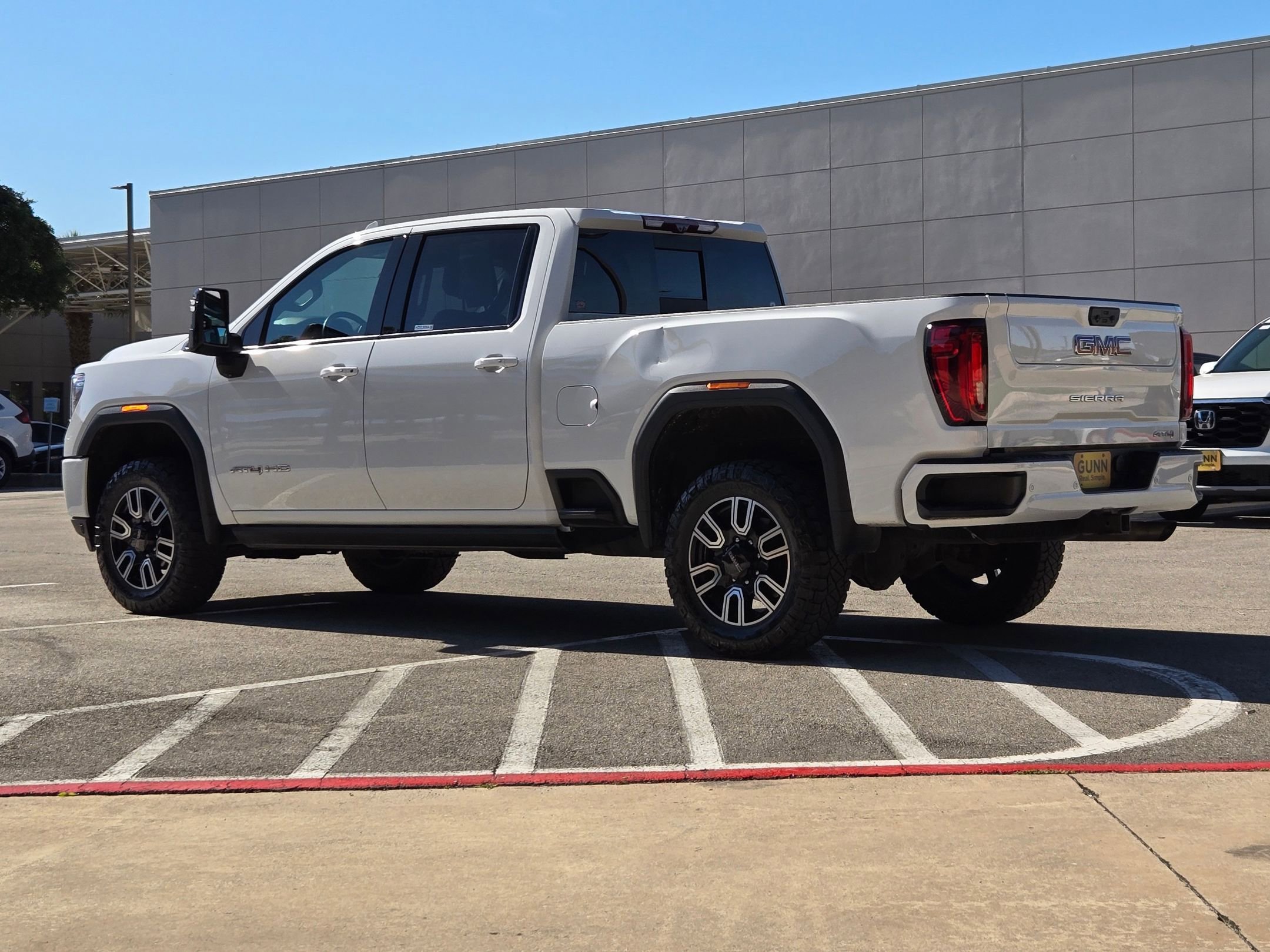 Used 2022 Summit White GMC AT4 image 5