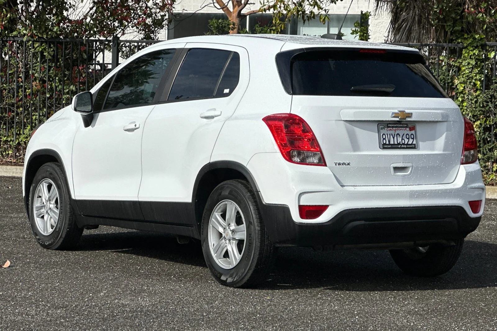 Used 2021 White Chevrolet LS image 5
