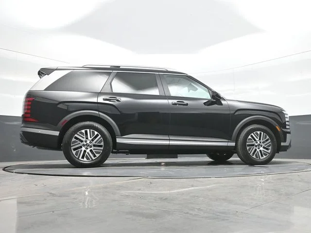 New 2026 Black Hyundai SEL Premium image 17