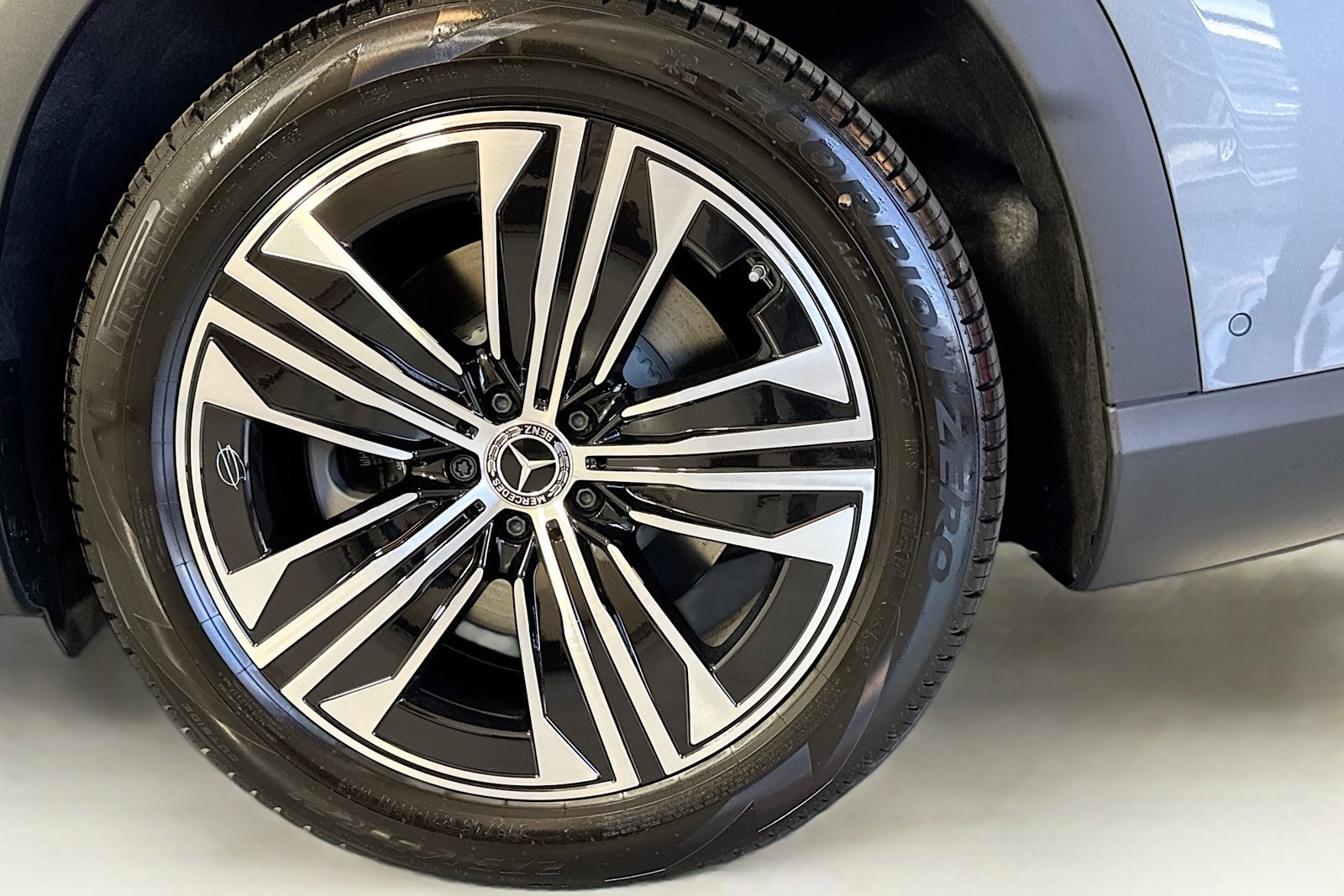 New 2026 Selenite Grey Metallic Mercedes-Benz EQS 400 image 28