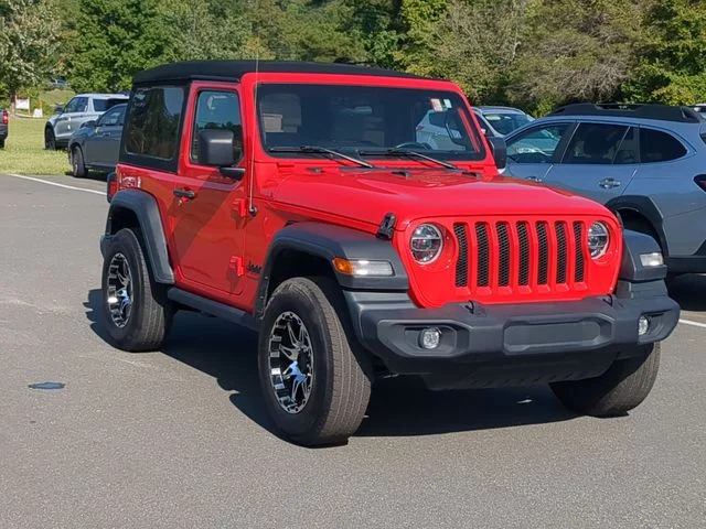 Used 2022 Red Jeep Sport S image 15