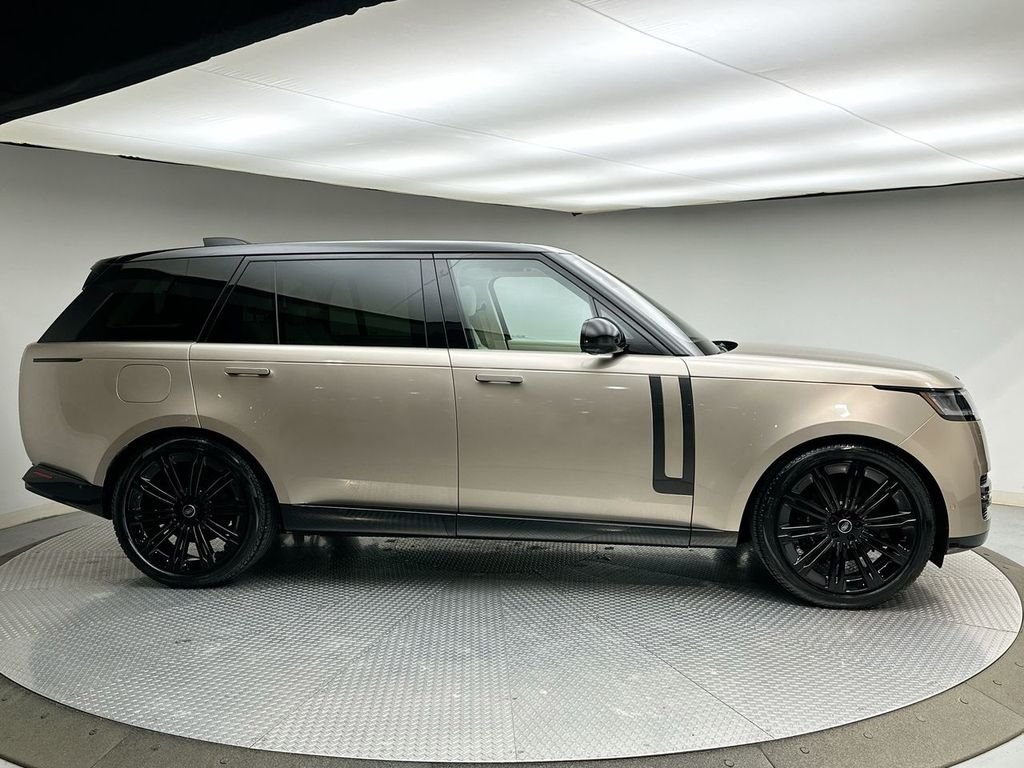 Used 2023 Batumi Gold Premium Metallic Land Rover SE image 14