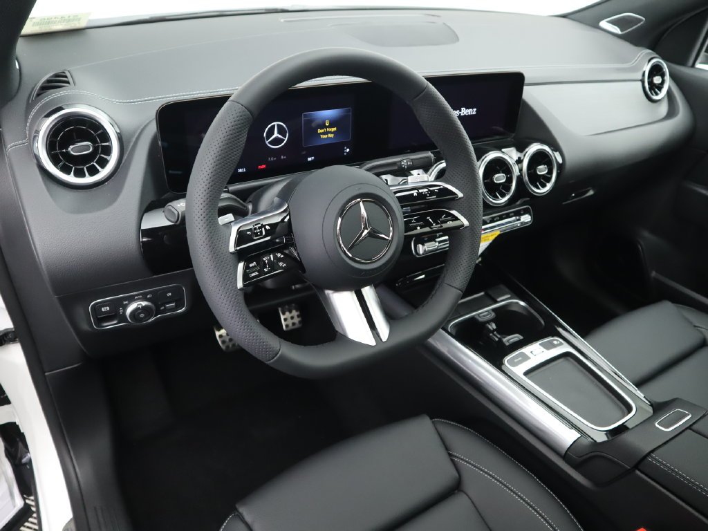 Used 2026 Polar White Mercedes-Benz GLA 250 image 9