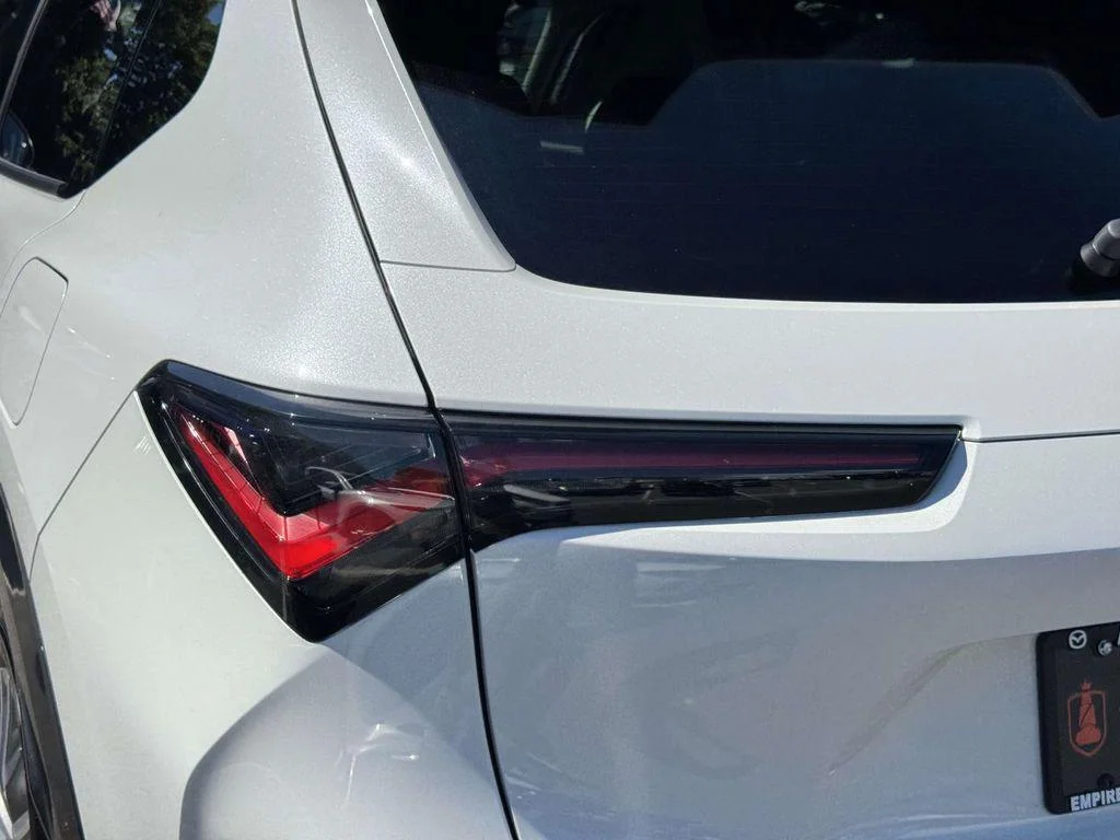 Used 2025 Platinum White Pearl Acura Base image 10