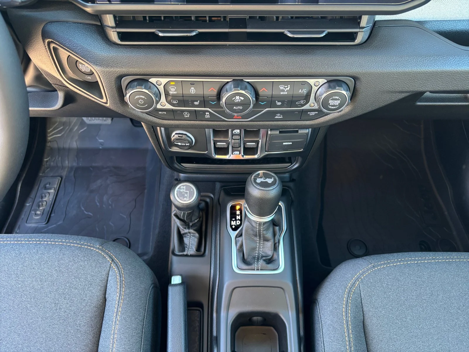 New 2027 Granite Crystal Metallic Jeep Sport S image 15