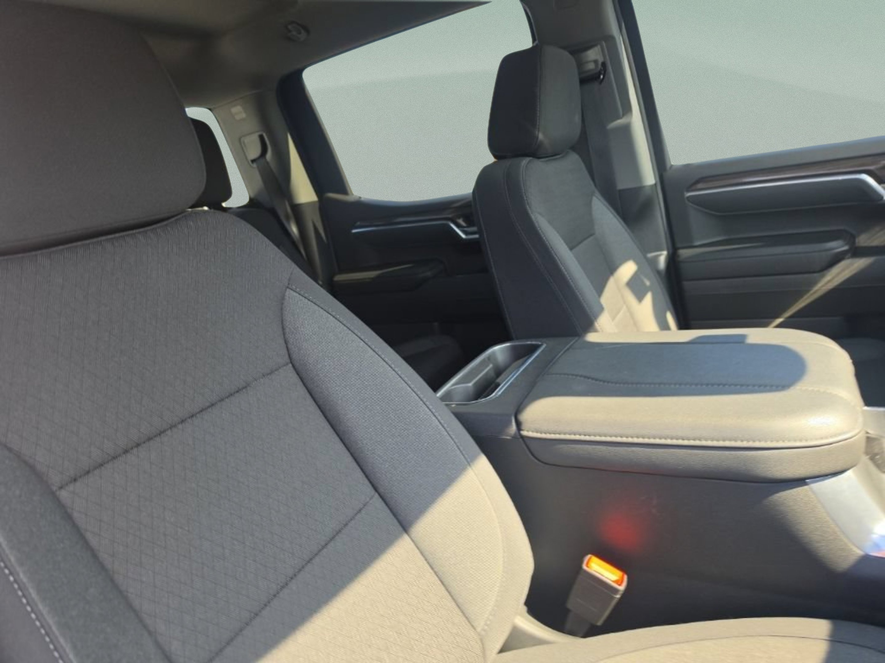 Used 2025 Summit White Chevrolet LT image 27