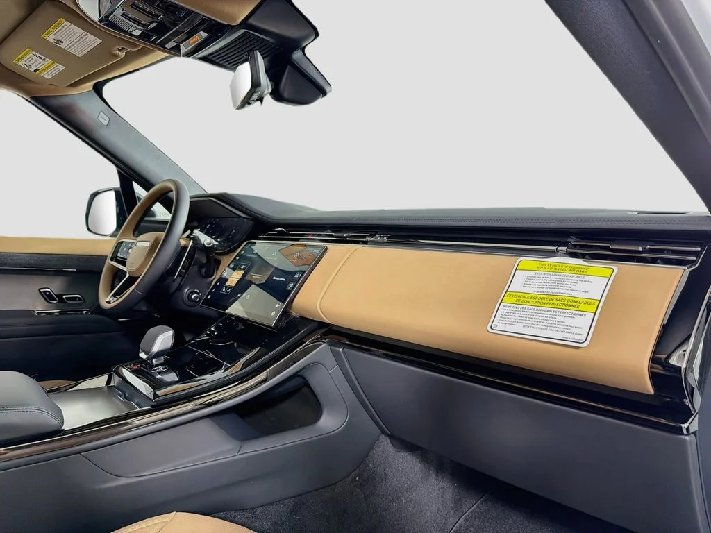 New 2026 Fuji White Land Rover Dynamic SE image 31