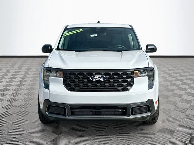 New 2026 Oxford White Ford XLT image 2