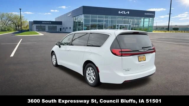 Used 2023 White Chrysler Touring L image 6