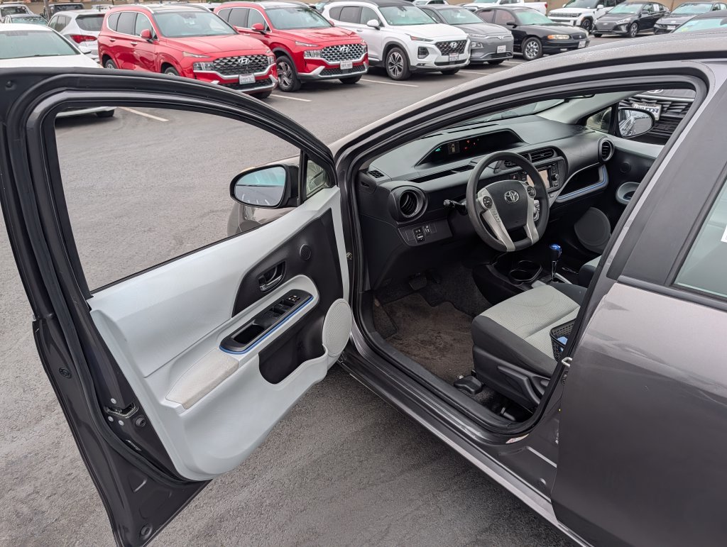 2013 Toyota Prius c Three - Photo 33