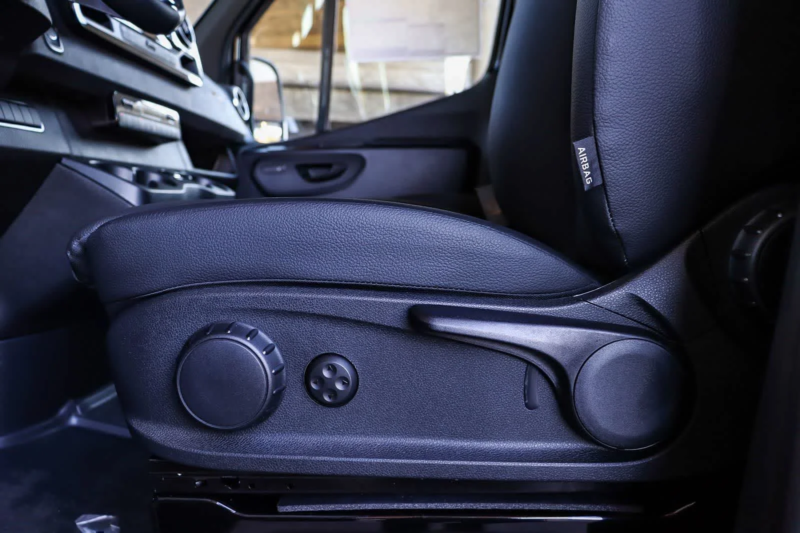 New 2026 Obsidian Black Metallic Mercedes-Benz Cargo 170WB High Roof AWD 2.0L I4 Diesel Turbo HO image 25