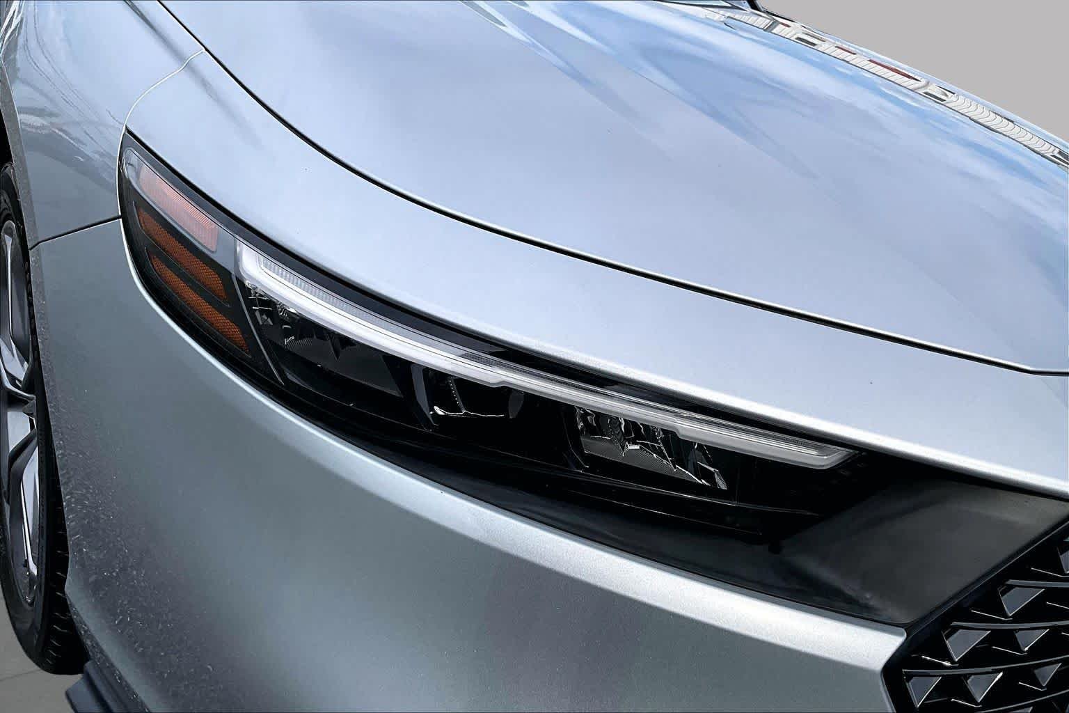 Used 2023 Lunar Silver Metallic Honda EX image 27