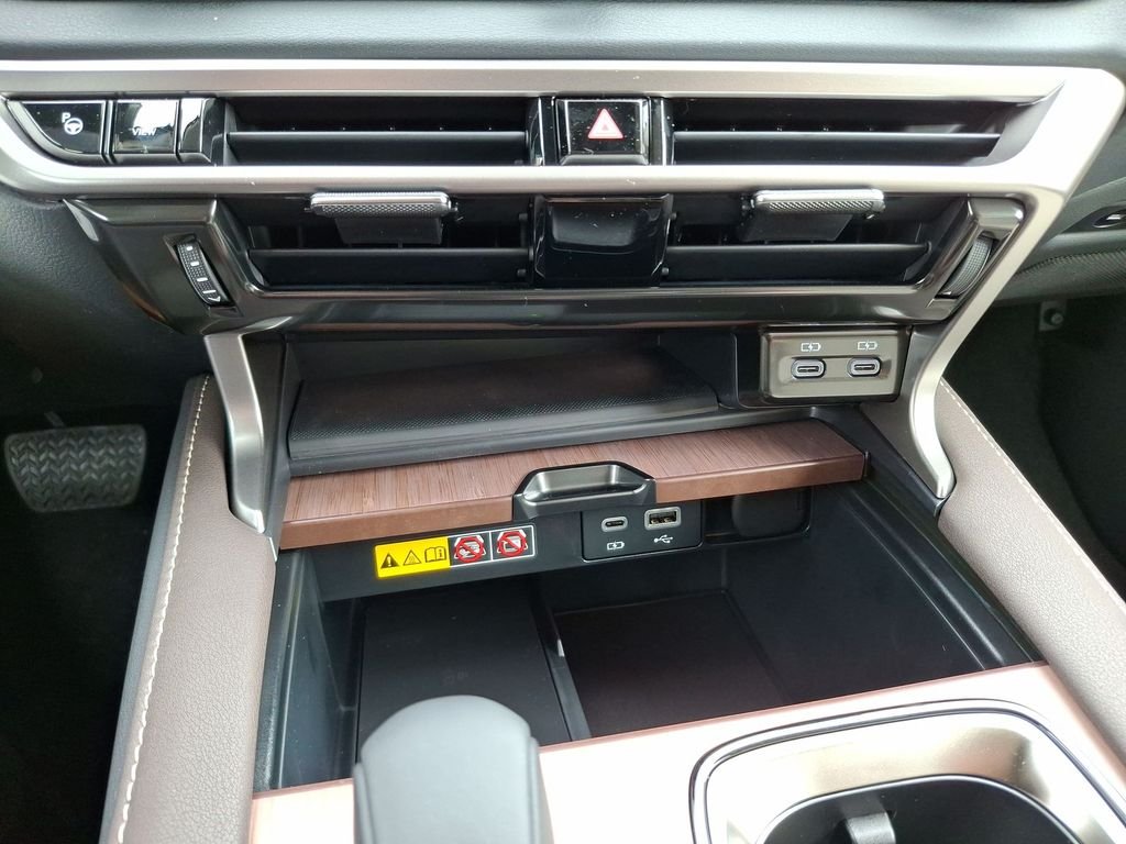 2026 Lexus RX 450h+ Luxury - Photo 17