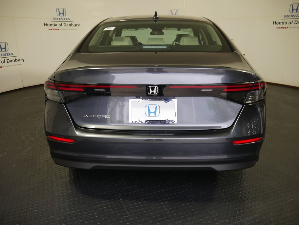 New 2026 Meteorite Gray Metallic Honda SE image 9