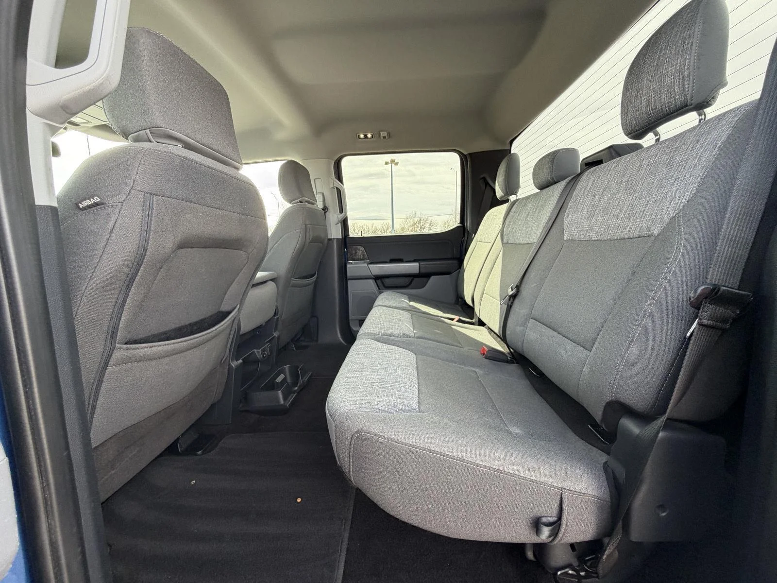 Used 2022  Ford XL image 14