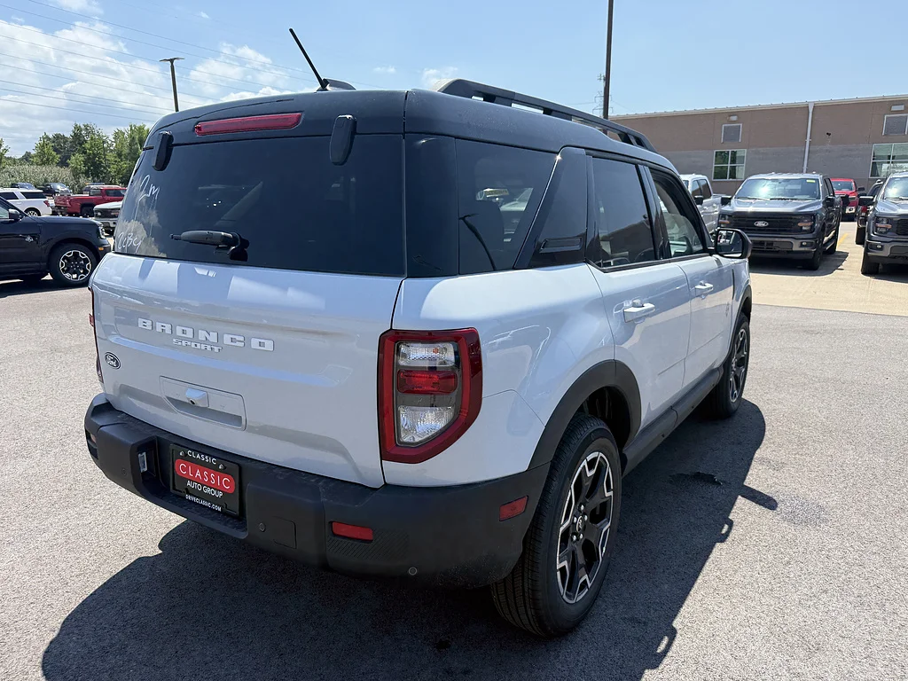 New 2026 Space White Metallic Ford Outer Banks® image 3