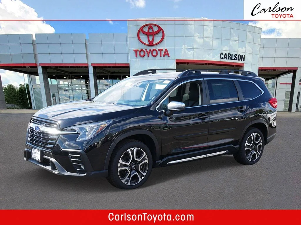 2023 Subaru Ascent Limited 7 Passenger's photo