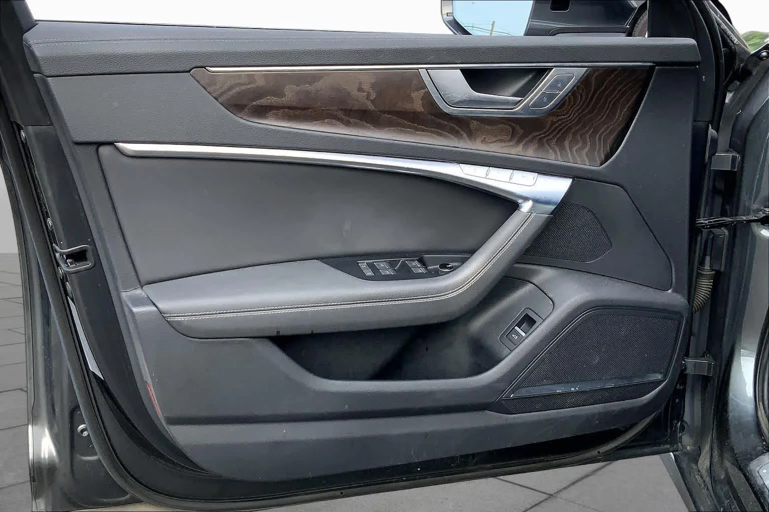 Used 2019 Daytona Gray Pearl Effect Audi Premium Plus image 22