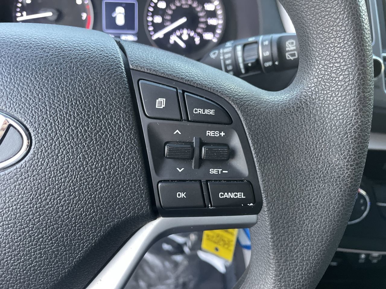 Used 2018 Black Noir Pearl Hyundai SE image 25