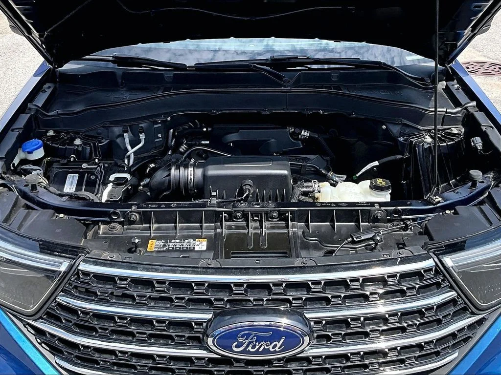 Used 2020 Blue Ford XLT image 11