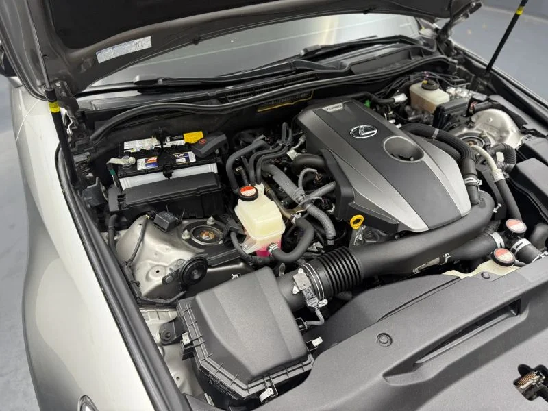 2016 Lexus IS 200t - Photo 16