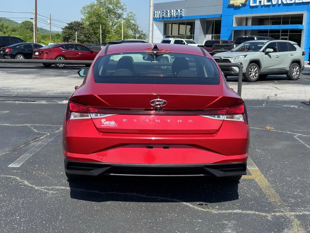 Used 2021 Red Hyundai SEL image 8