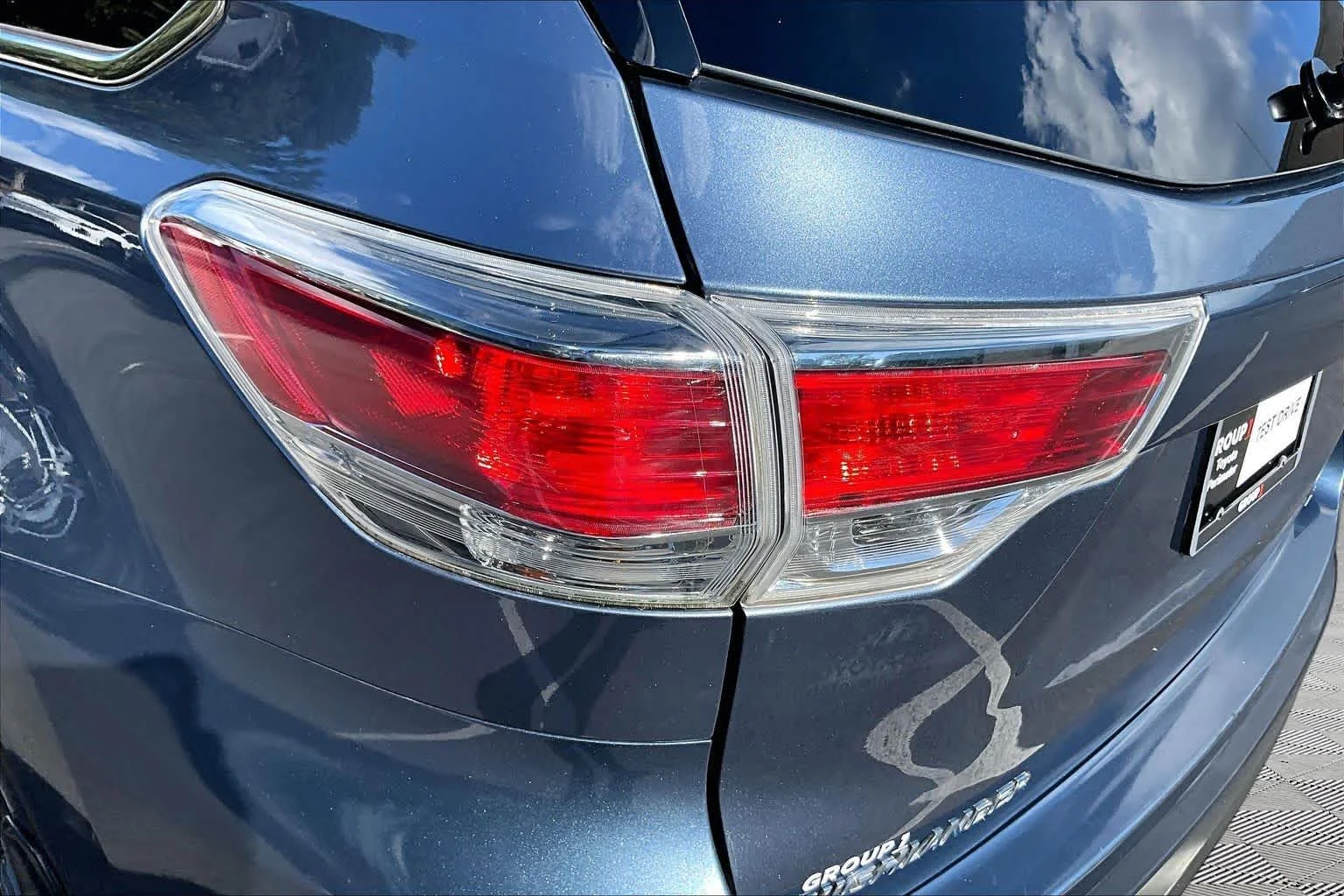 Used 2016 Shoreline Blue Pearl Toyota XLE image 29