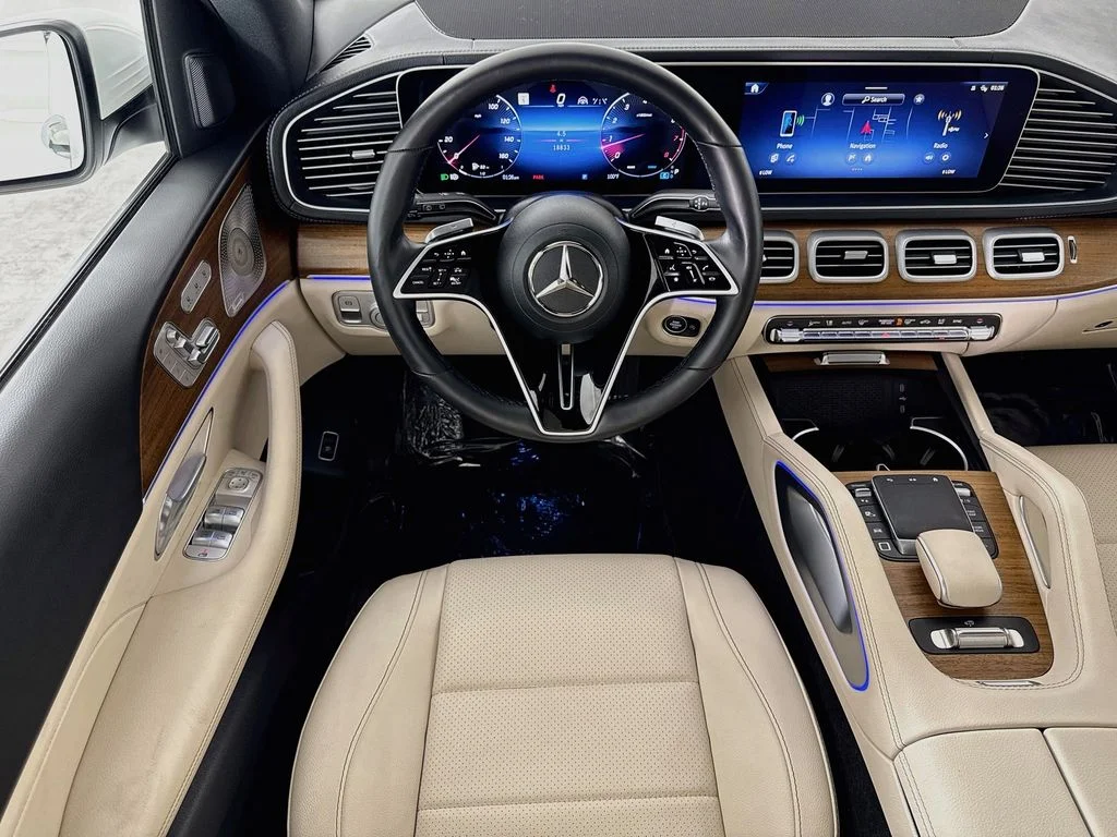 Used 2025 White Mercedes-Benz GLS 450 image 23