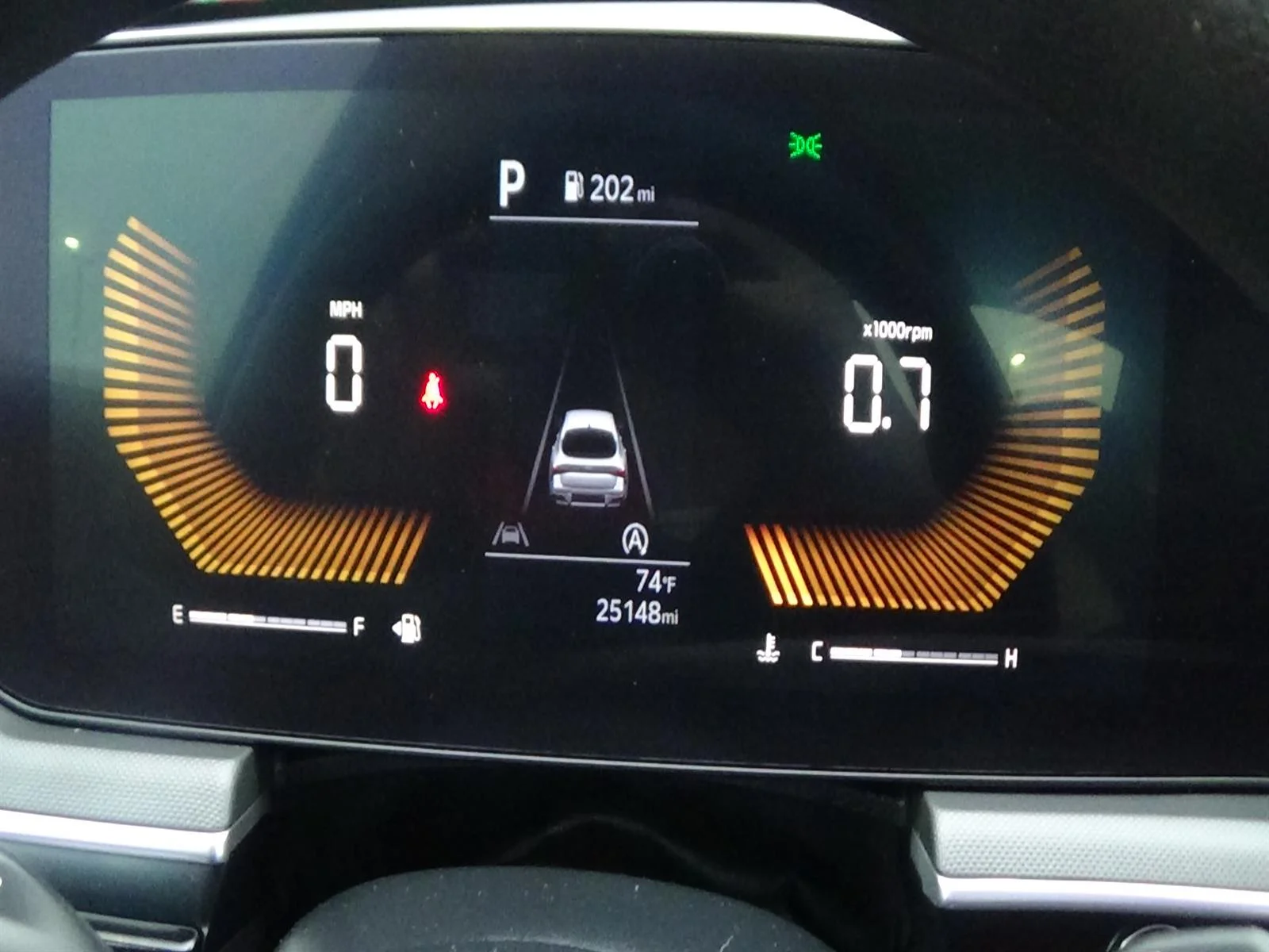 Used 2025 Snow White Kia LXS image 21