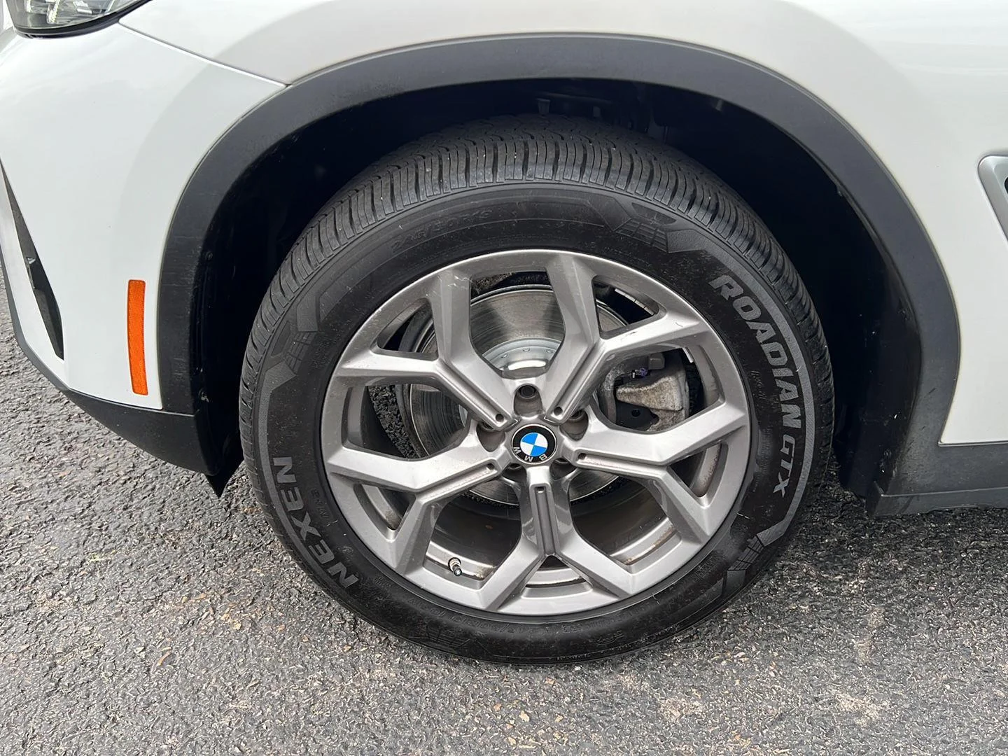 Used 2022 Mineral White Metallic BMW xDrive30i image 26