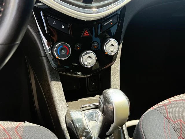 Used 2018 Blue Metallic Chevrolet LT image 23