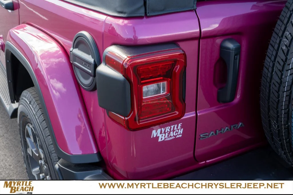 New 2026 Tuscadero Pearl-Coat Exterior Paint Jeep Sahara image 12