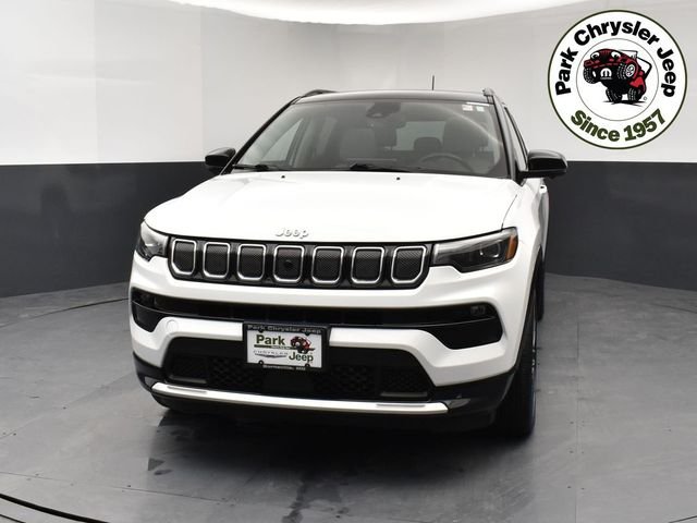 Used 2022 Jeep Compass Limited with VIN 3C4NJDCB8NT208290 for sale in Burnsville, Minnesota