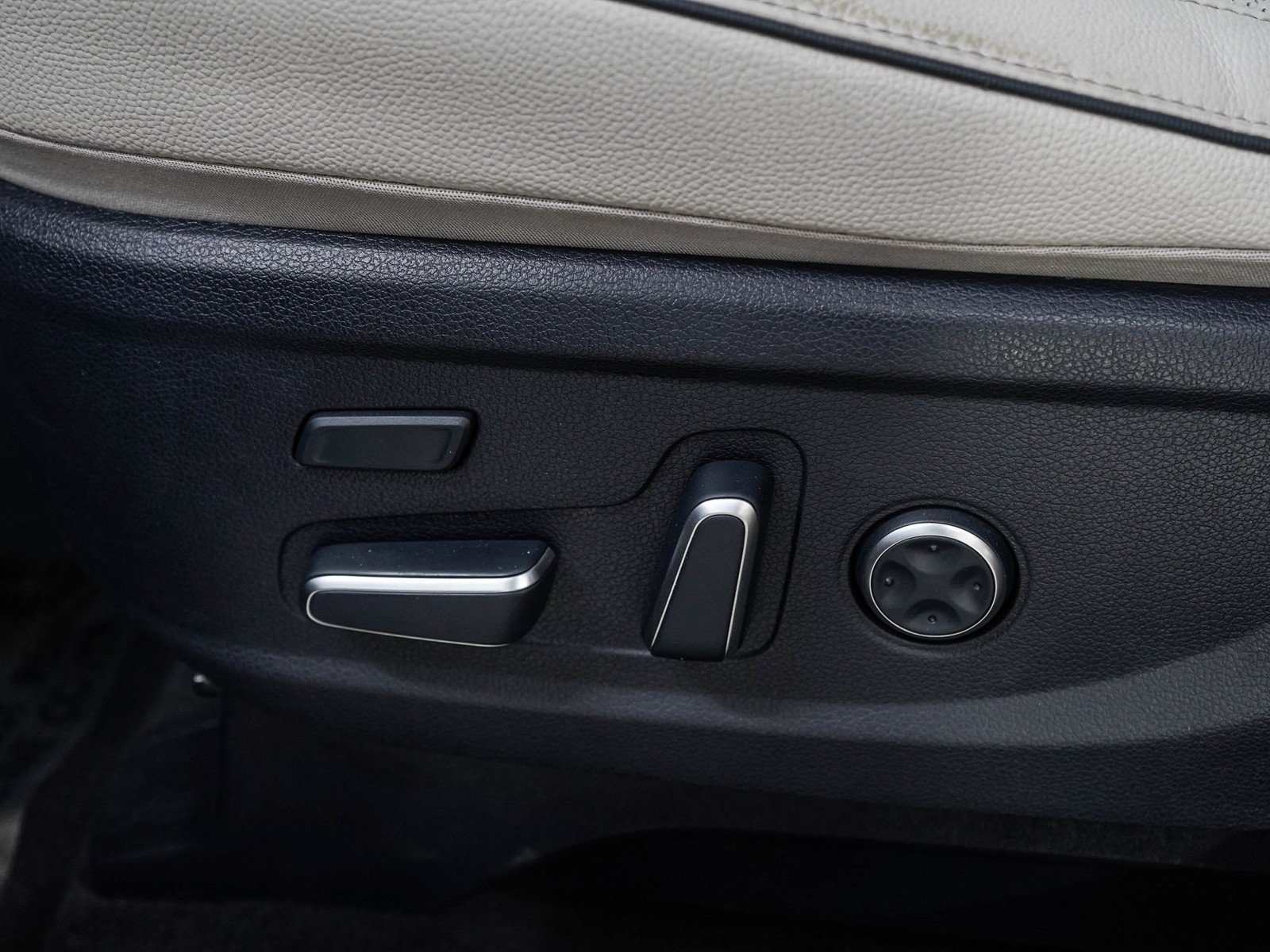 2024 Hyundai Palisade Limited - Photo 27