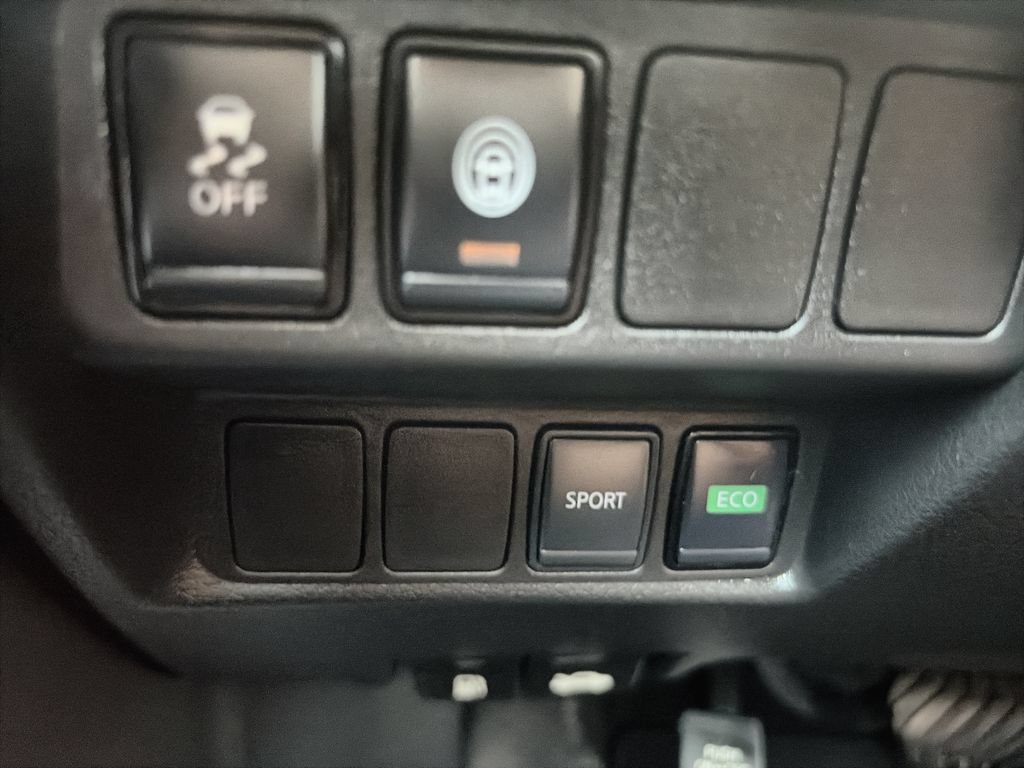 Used 2020 Silver Nissan S FWD Xtronic CVT image 18