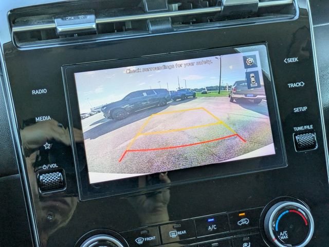 Used 2023 White Hyundai SEL image 23