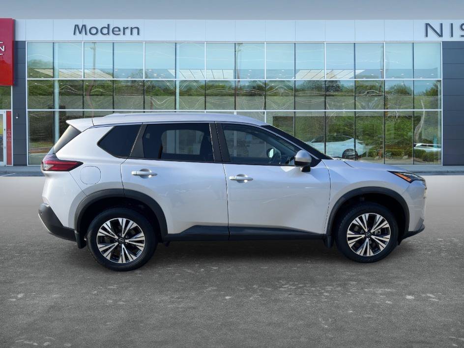 Used 2023 Brilliant Silver Metallic Nissan SV image 4