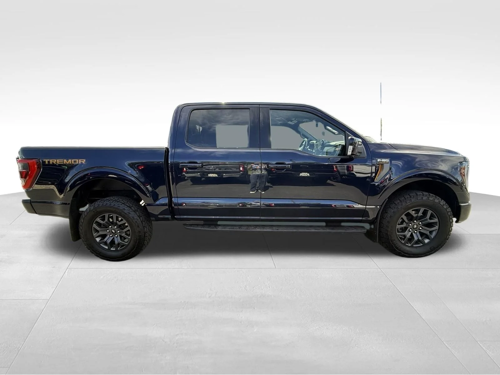 Used 2022 Blue Ford Tremor image 4